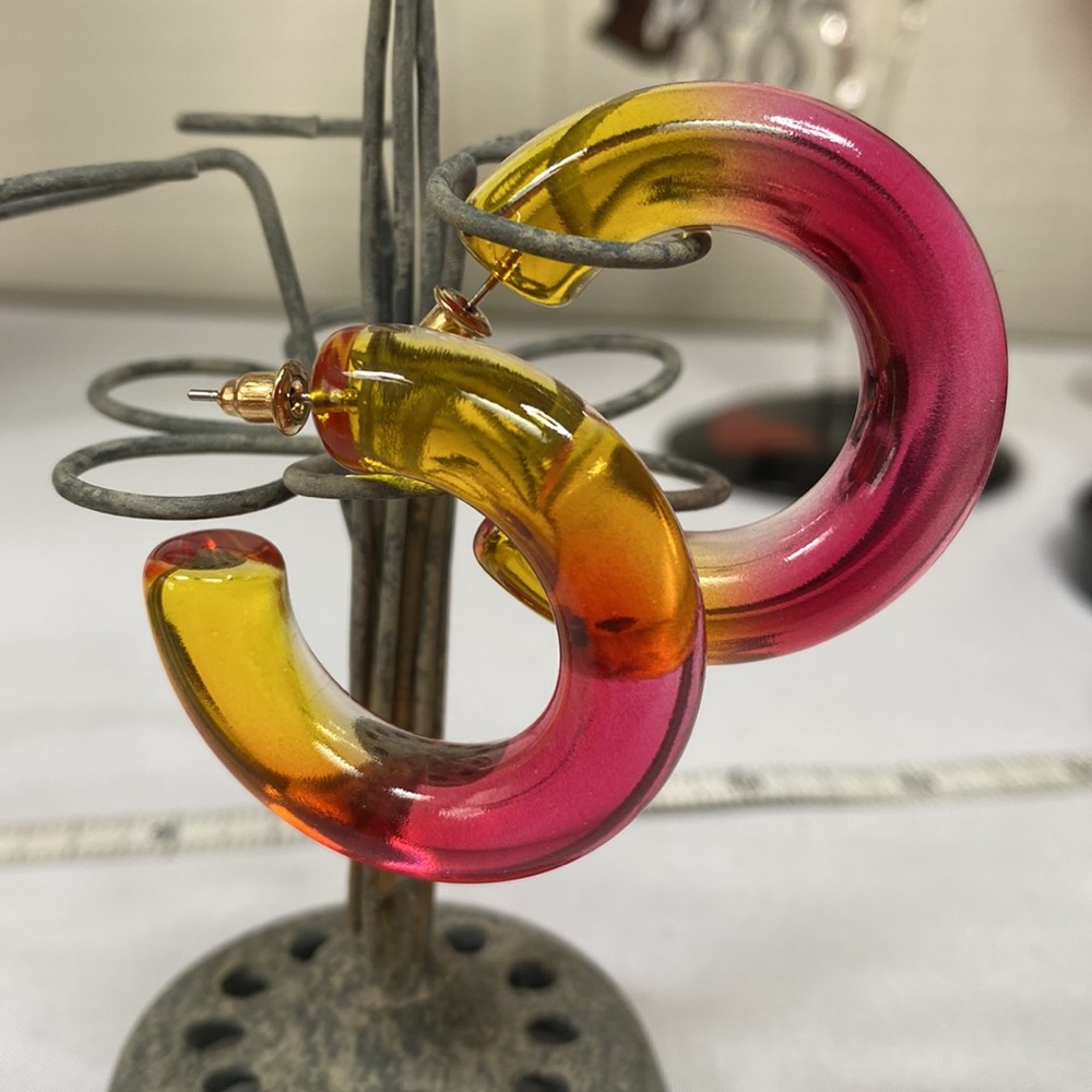 Pink and yellow ombré open hoop earrings
